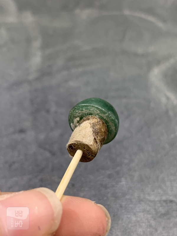 清晚期青花旗开得胜人物故事纹鼻烟壶 - 图12